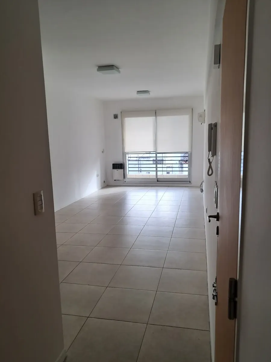 Departamento de 2 ambientes con balcón en Almagro Norte