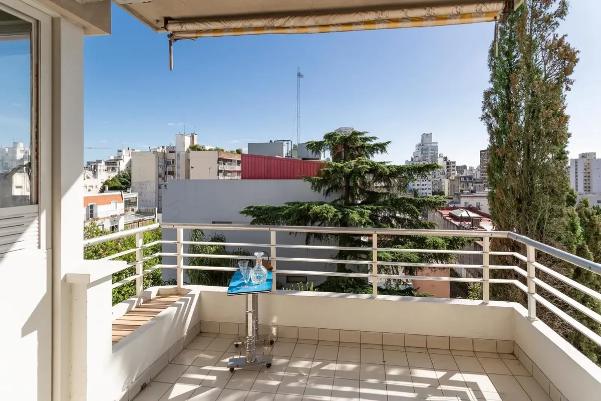 Apartamento de 3 ambientes mobiliado com varanda em San Telmo