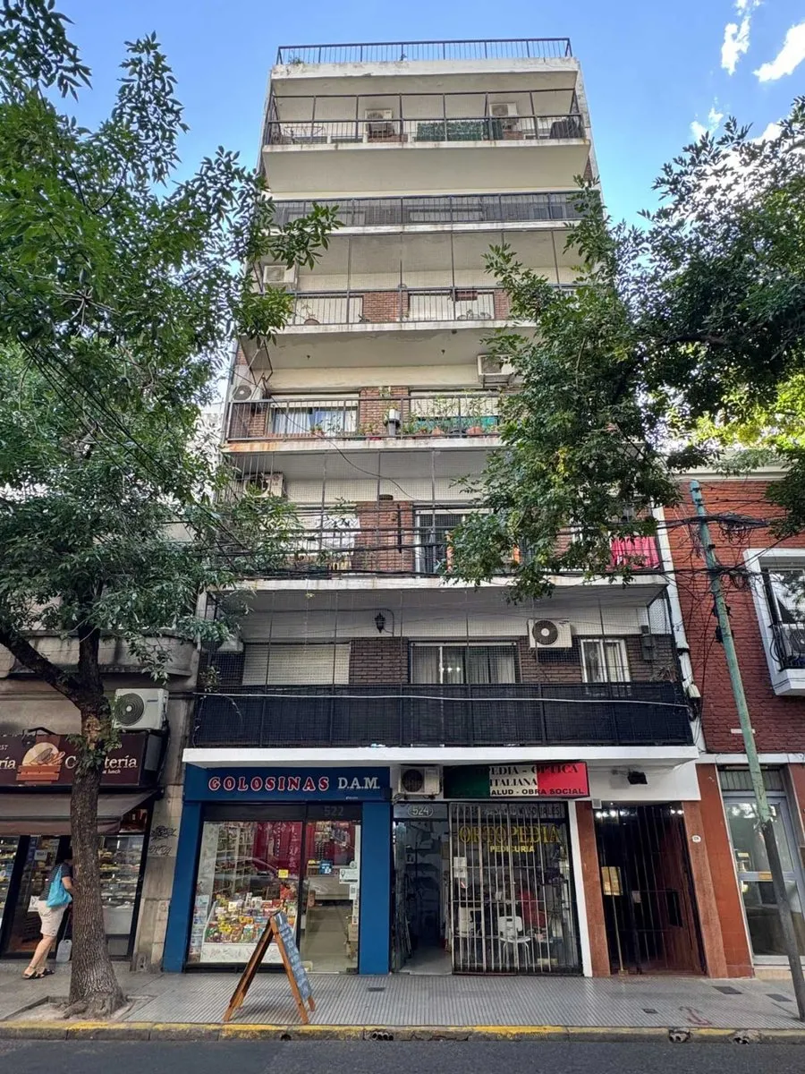 Departamento de 3 ambientes con balcón terraza en Almagro
