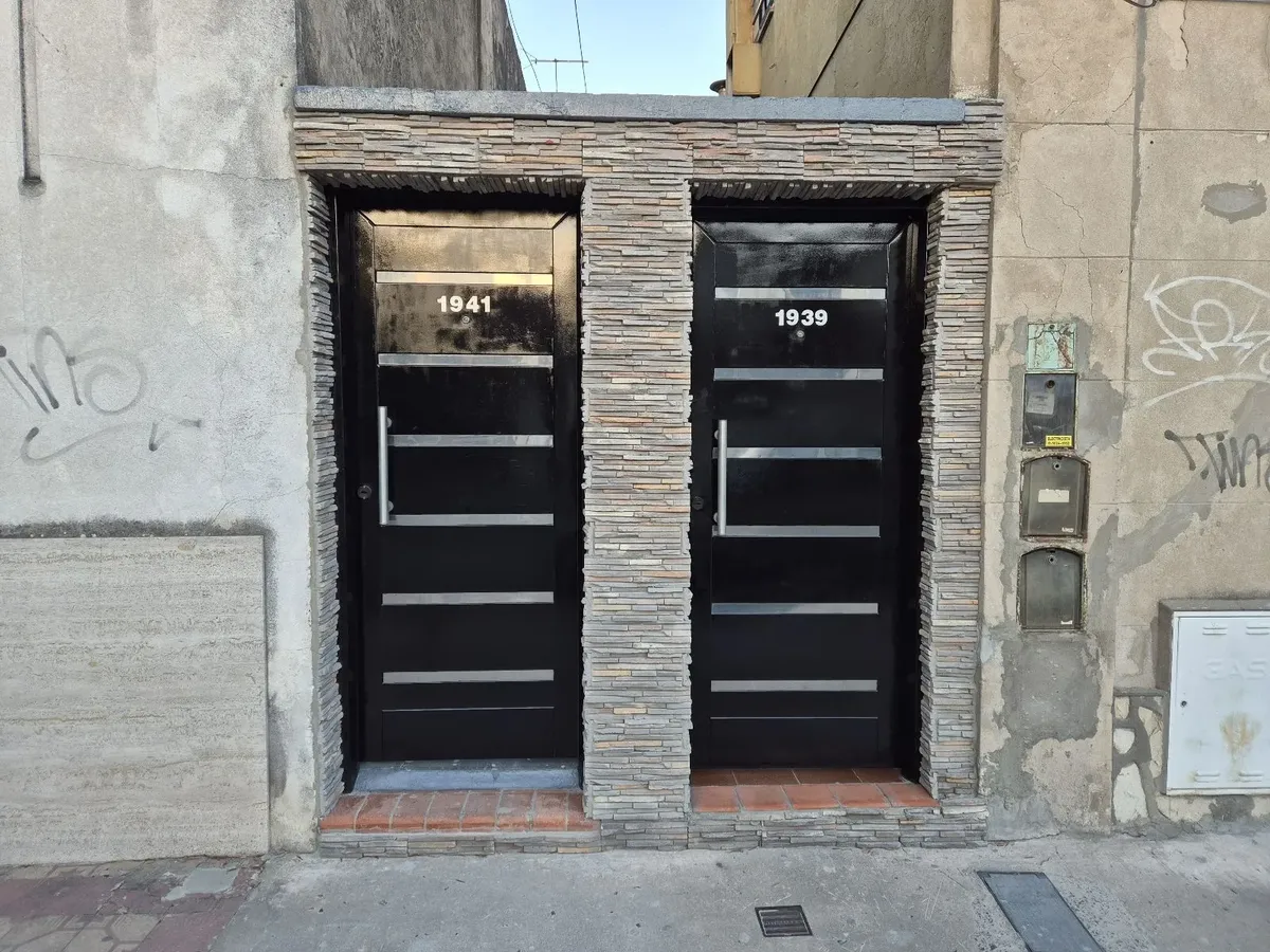 Ph Interno Con Acceso Independiente, 2 Dormitorios Y Terraza En Banfield Este