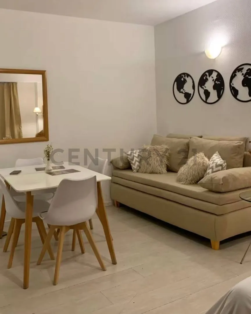 Monoambiente amoblado con cocina independiente en Retiro