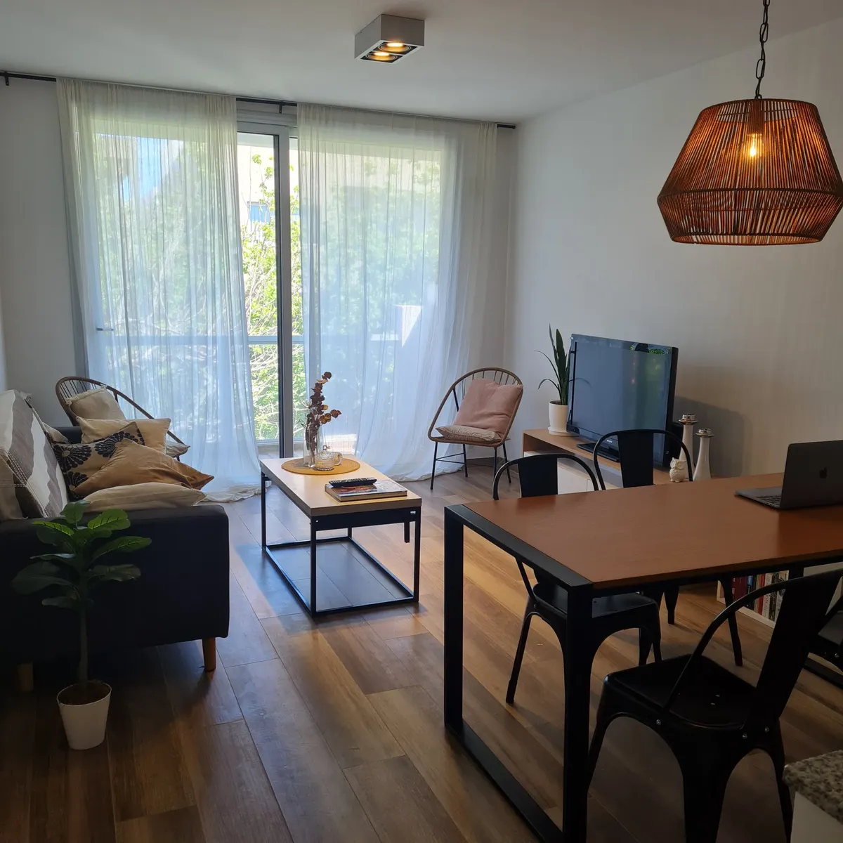 Departamento amoblado de 2 ambientes en La Plata