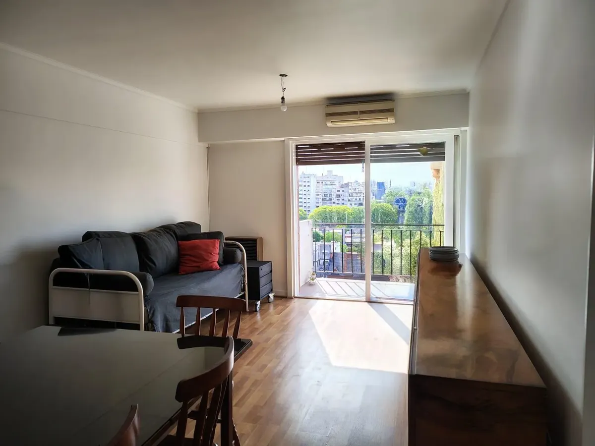 Three-bedroom apartment with parking and balcony in Colegiales