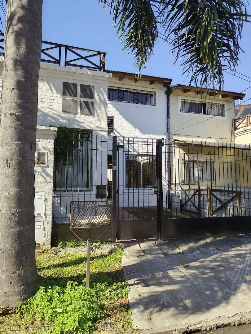 Apartamento duplex para aluguel com 2 dormitórios, vaga de garagem e pátio