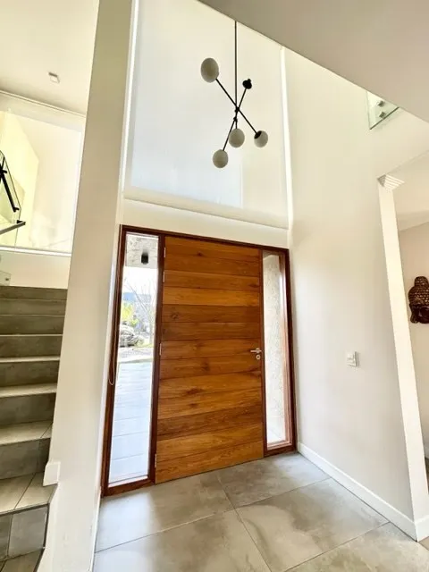 Furnished house on the waterfront in Las Glorietas, Nordelta