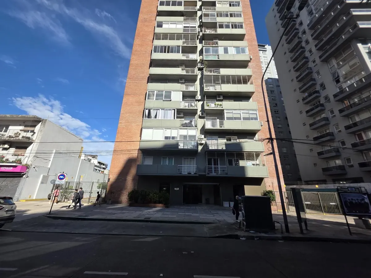 Three-room apartment with parking in Vicente López