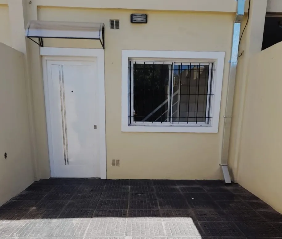 Dúplex de 5 ambientes con 4 dormitorios en Ituzaingó