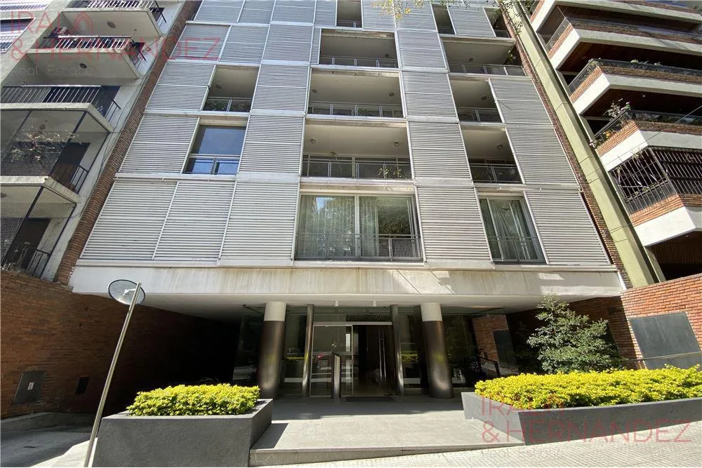 Five-room apartment with maid’s quarters in Belgrano