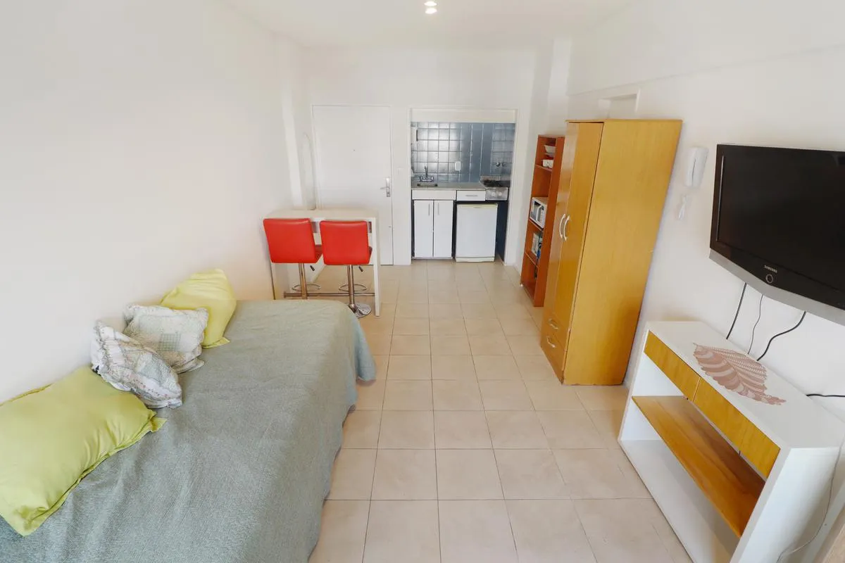 Kitnet mobiliada no Monserrat