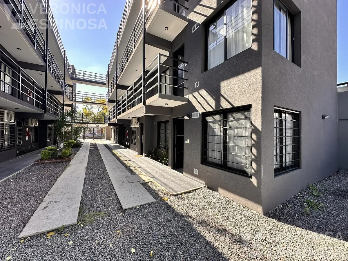 Apartamento de dois ambientes novo em Morón