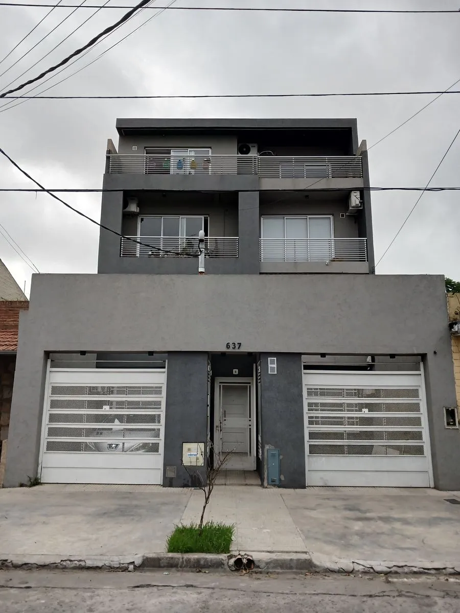 Apartamento de 1 quarto com cozinha integrada e 2 pátios na área de El Palomar