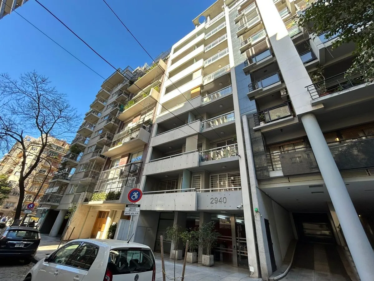 One-bedroom apartment with balcony in Belgrano R