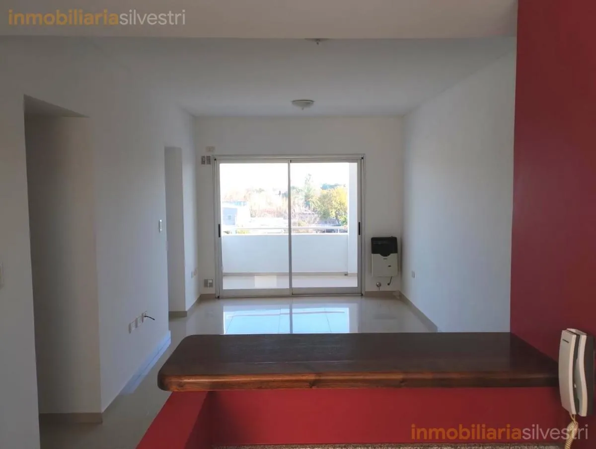 Studio apartment for rent in La Plata (between 29 and 30)