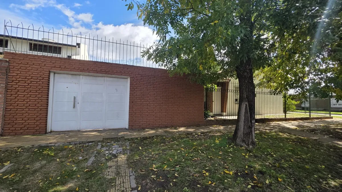 Casa En Castelar Norte
