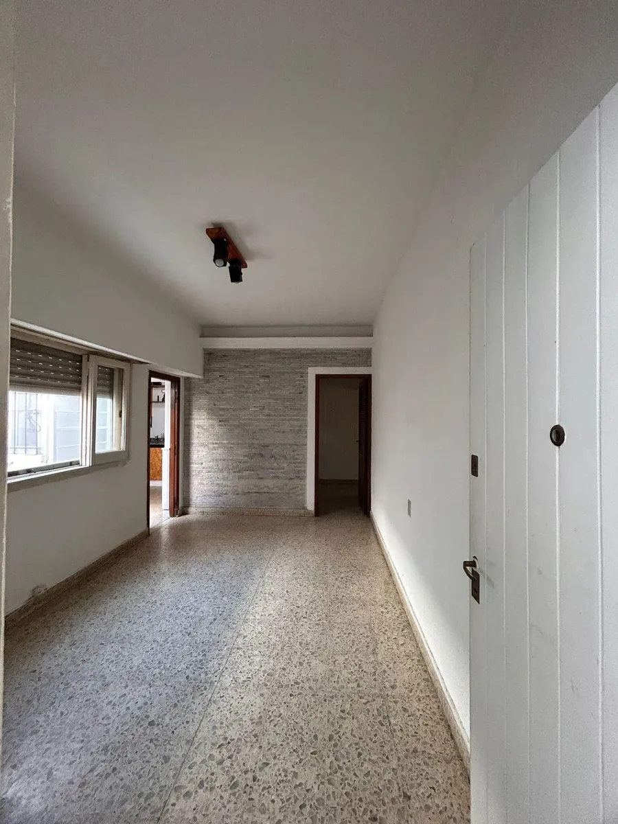 PH com studio em Banfield, no térreo, com pátio e churrasqueira