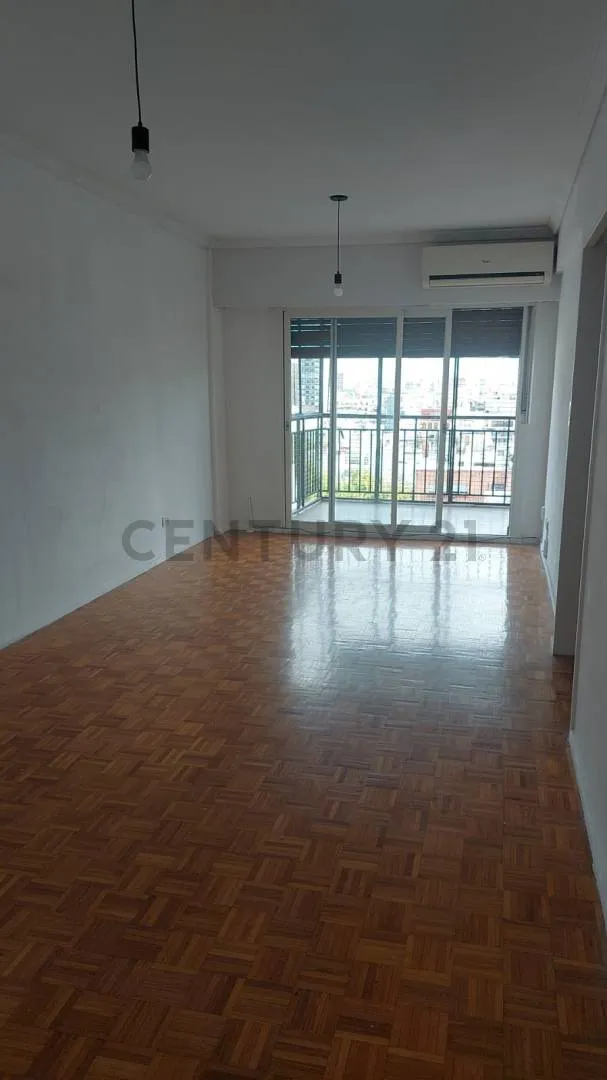 Apartamento de 2 quartos com varanda em Palermo