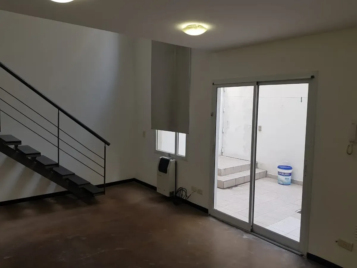 Excelente Departamento De 2 Ambientes Con Patio Y Parrilla