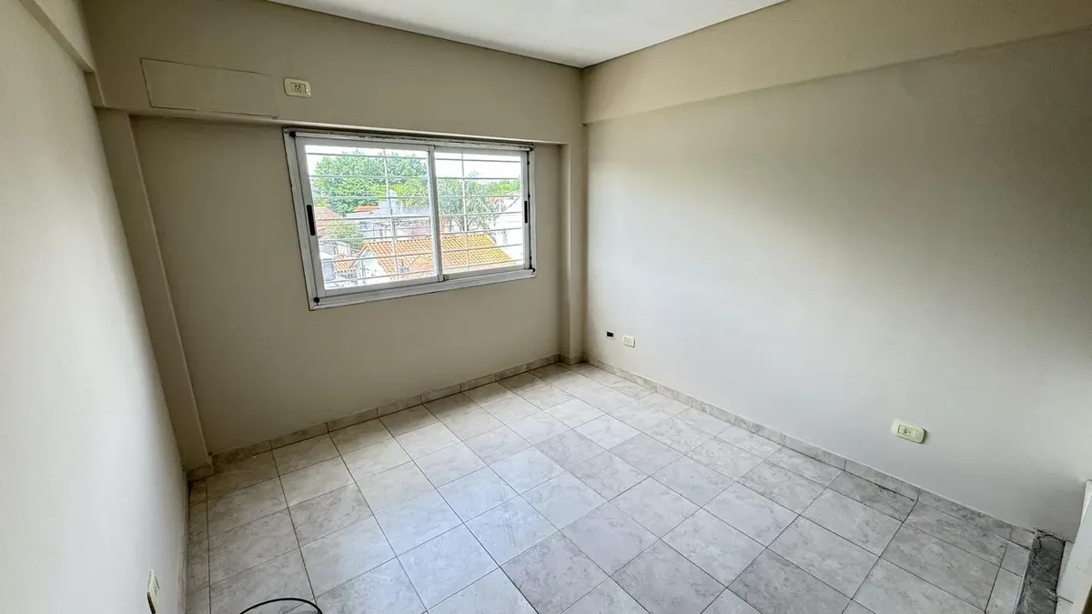 Departamento En Alquiler En Remedios De Escalada, Lanús