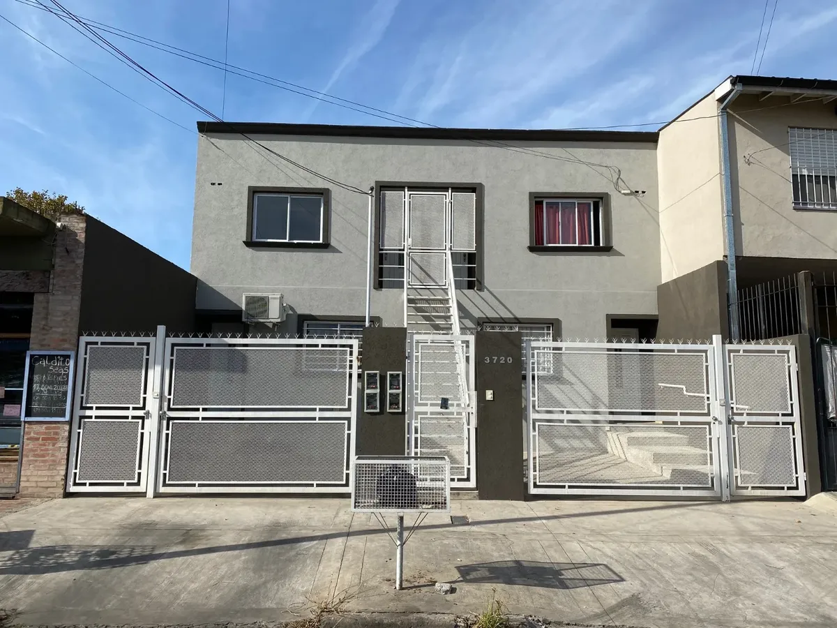 Alquiler/ Departamento 2 Ambientes En Villa Ballester - Chacabuco 3700
