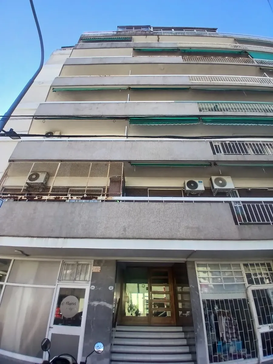 Departamento 4 Ambientes En Parque Avellaneda - Caba