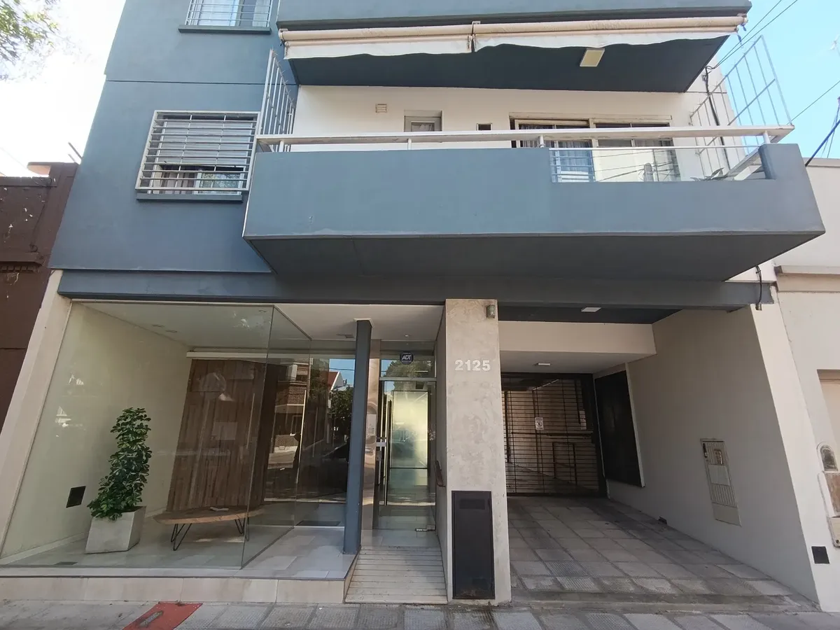 Monoambiente Contrafrente Con Balcon