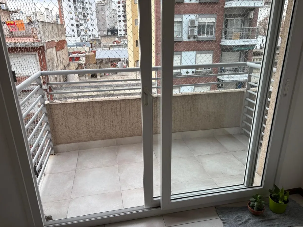 Alquiler Monoambiente 44 Mts C/balcón 4 To Piso Frente Paternal (requisitos En El Aviso)
