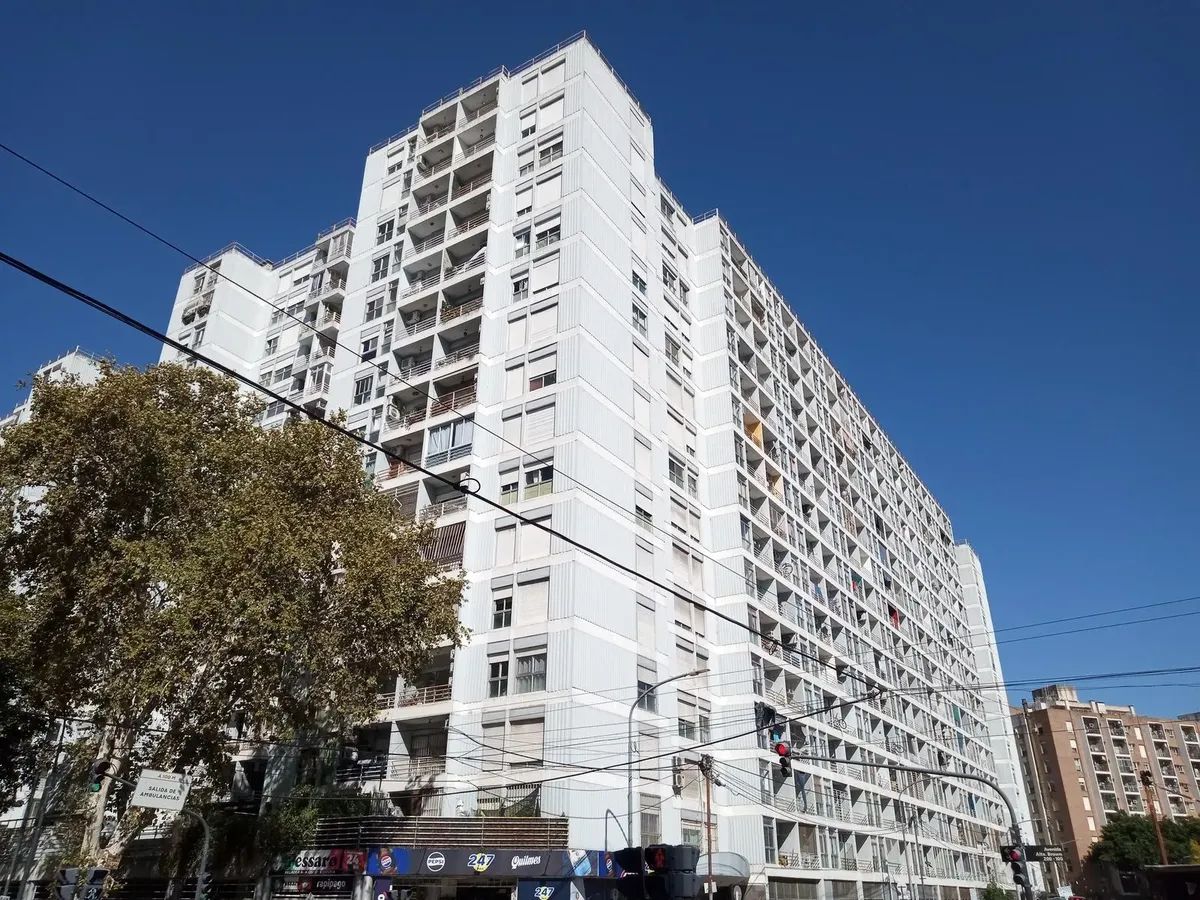 Трёхкомнатная квартира в аренду в Buenos Aires
