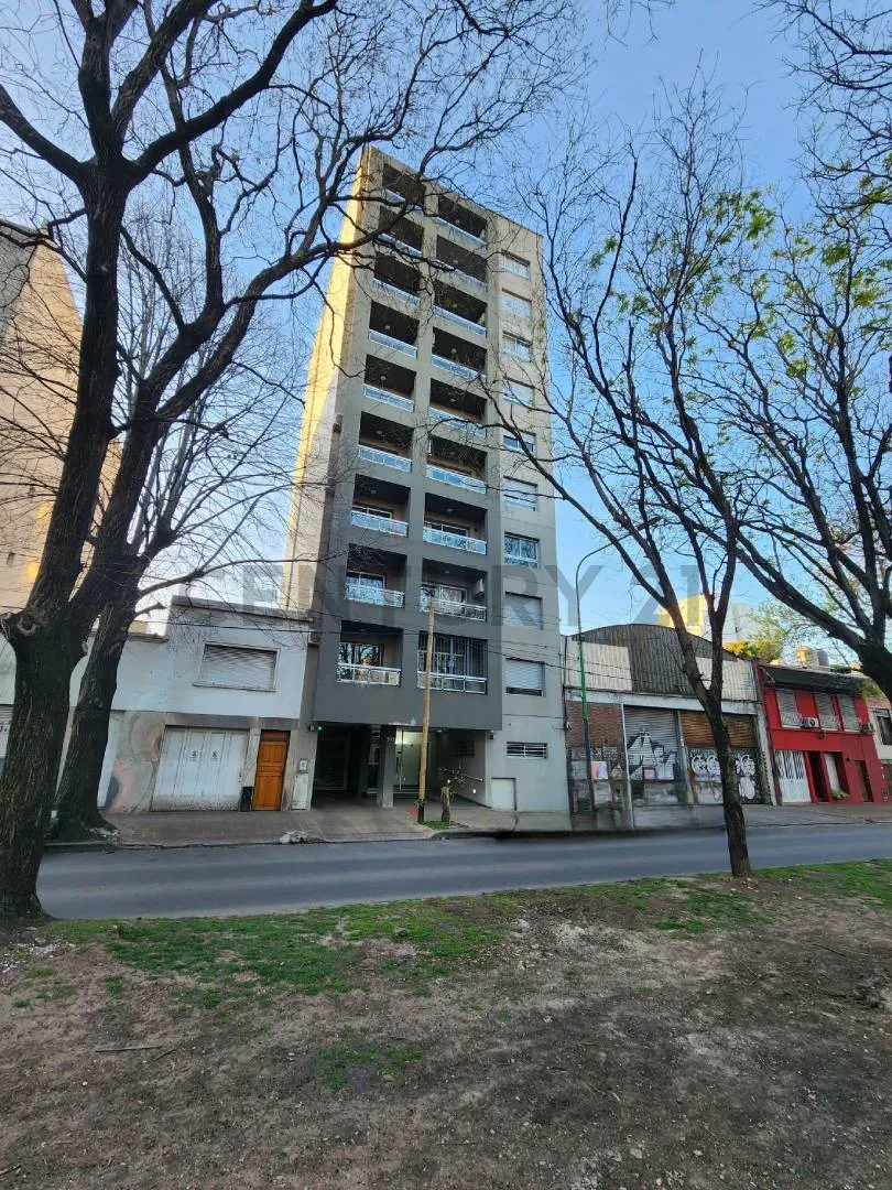 1BR, front balcony