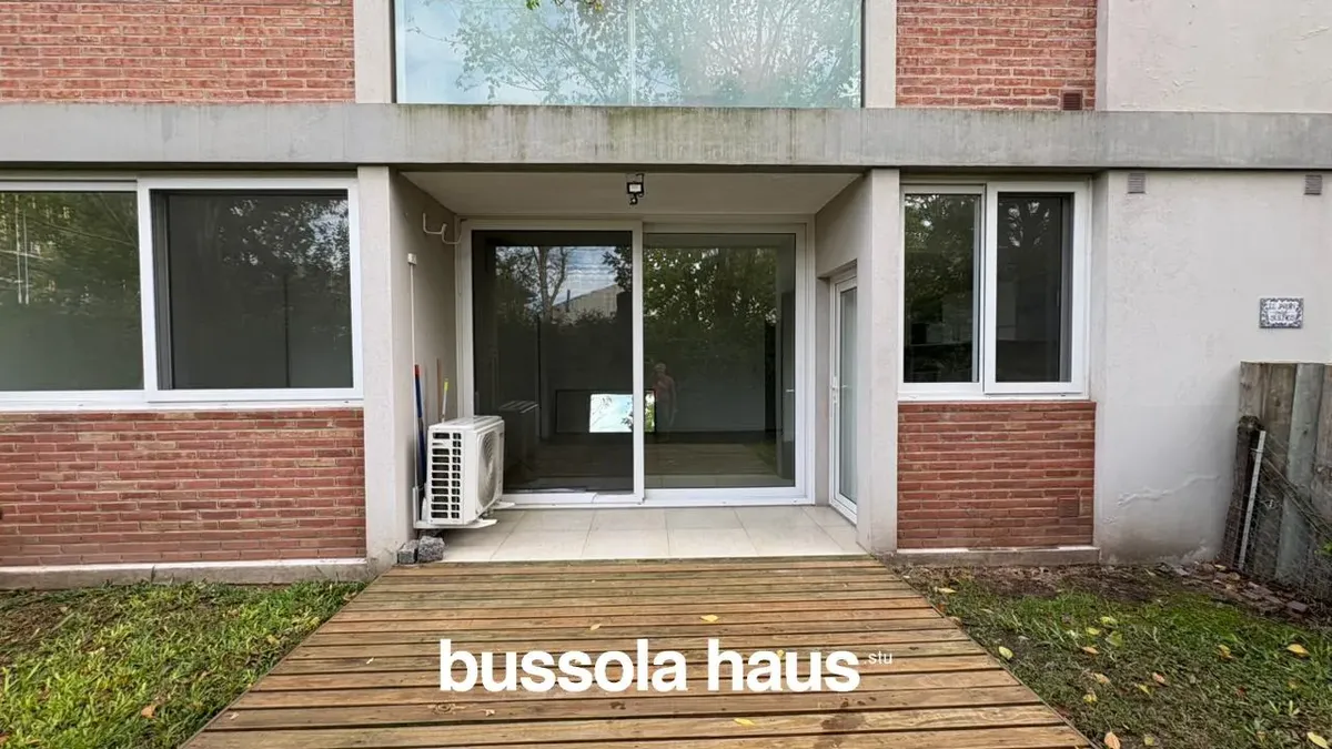 Departamento De Dos Ambientes Con Jardín En Villa Los Remeros