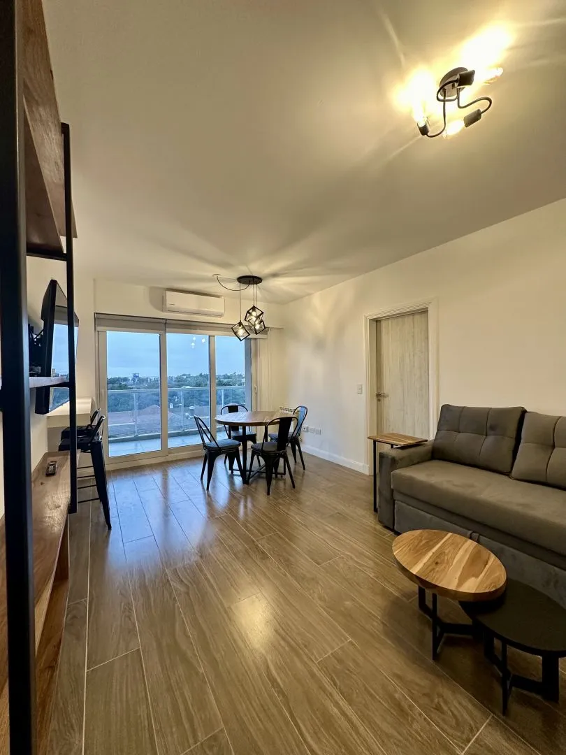 8th floor balcony suite