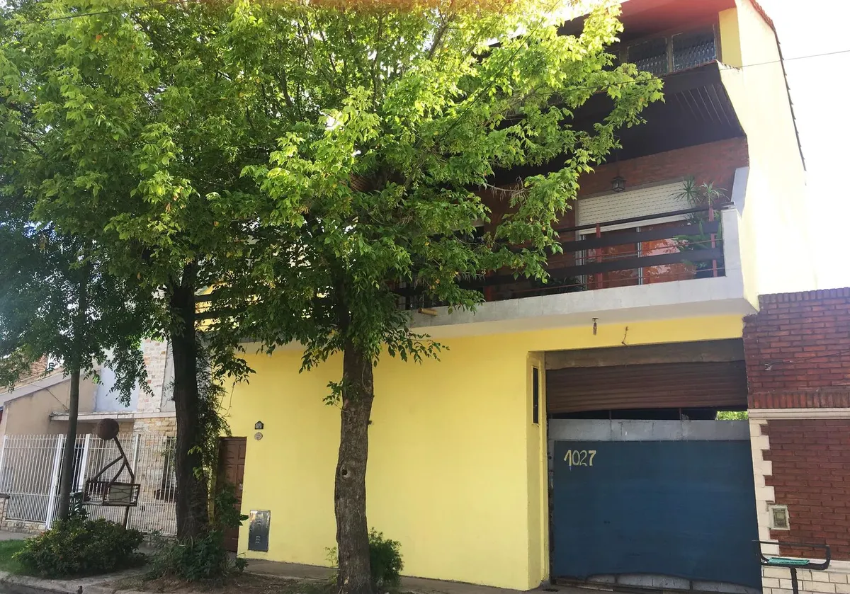 Studio with separate kitchen