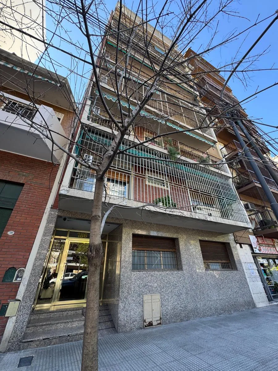Departamento- Frente Al Parque Chacabuco-2 Ambientealquiler