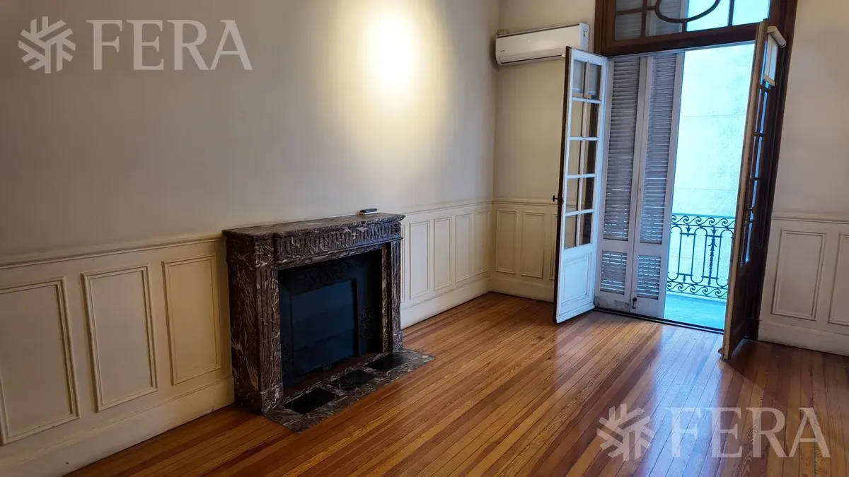 Apartamento de quatro ambientes em Retiro