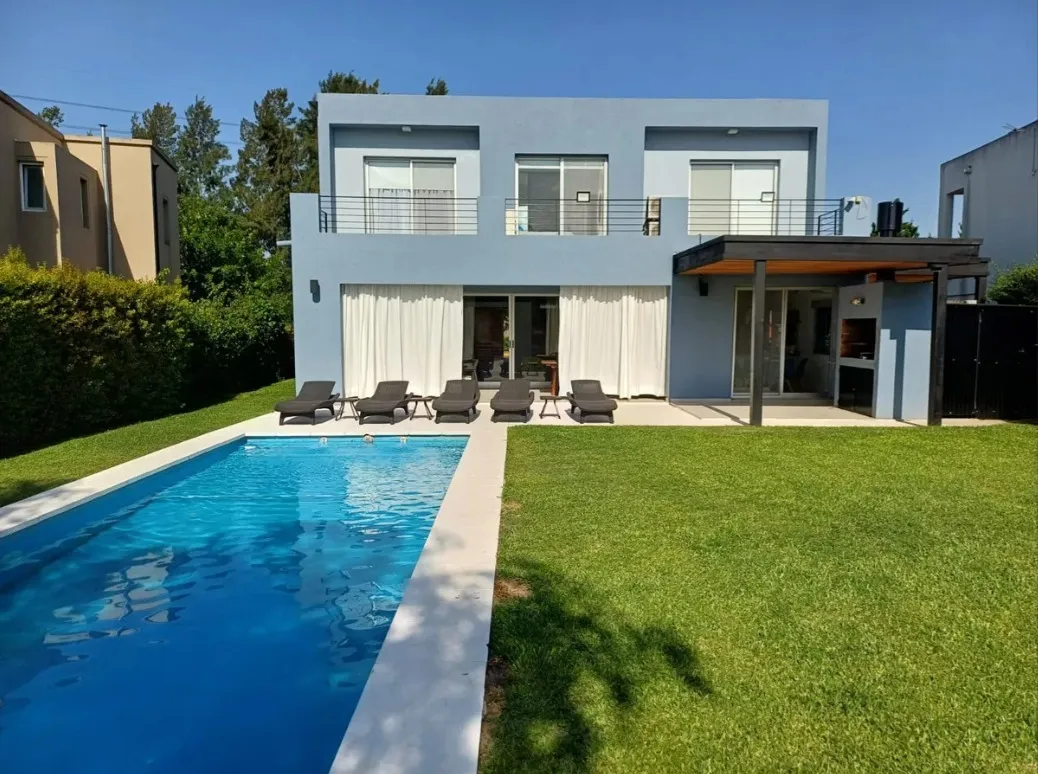 Casa De 8 Ambientes Vista Al Lago, Alquiler Anual
