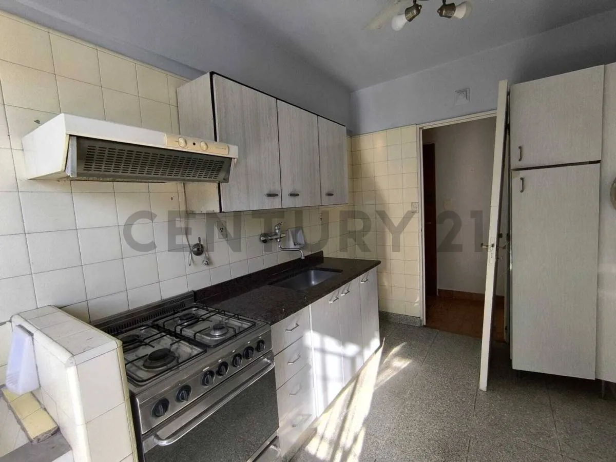 Three-room apartment with two balconies in Villa del Parque