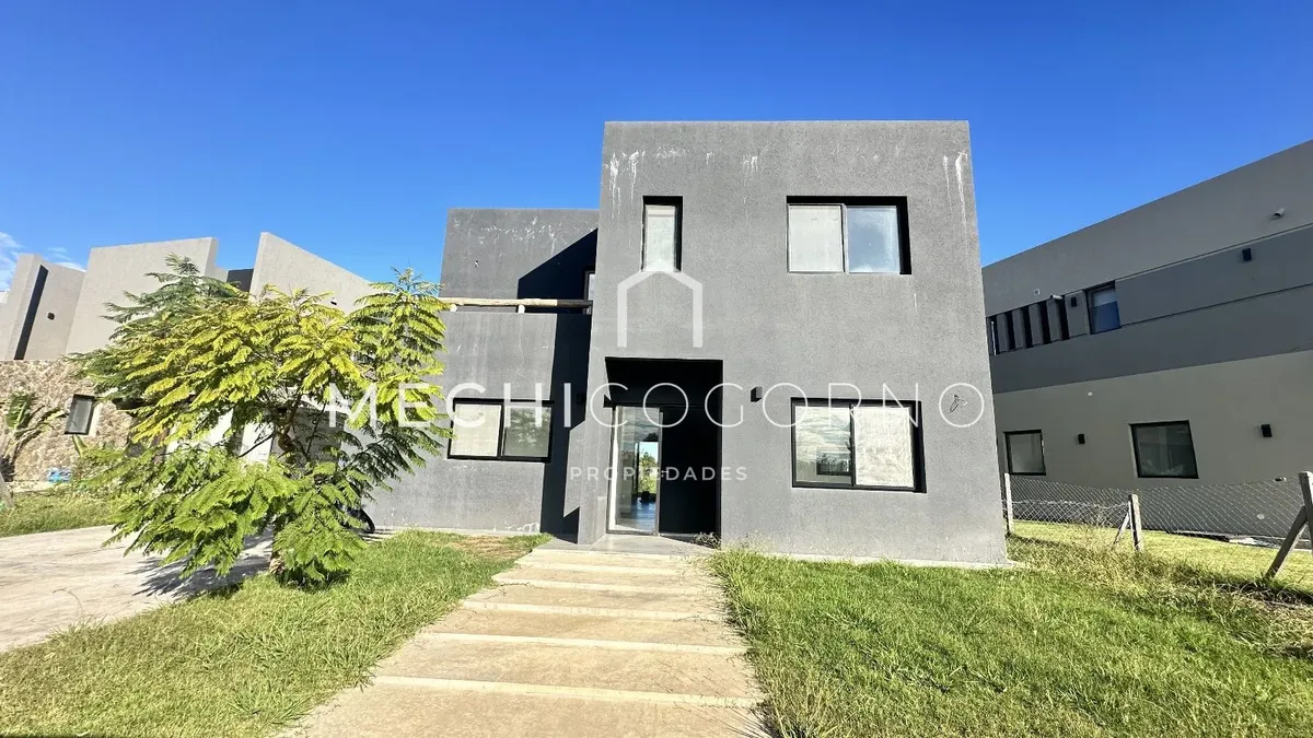 Casa 4 Dormitorios En El Canal, Villa Nueva
