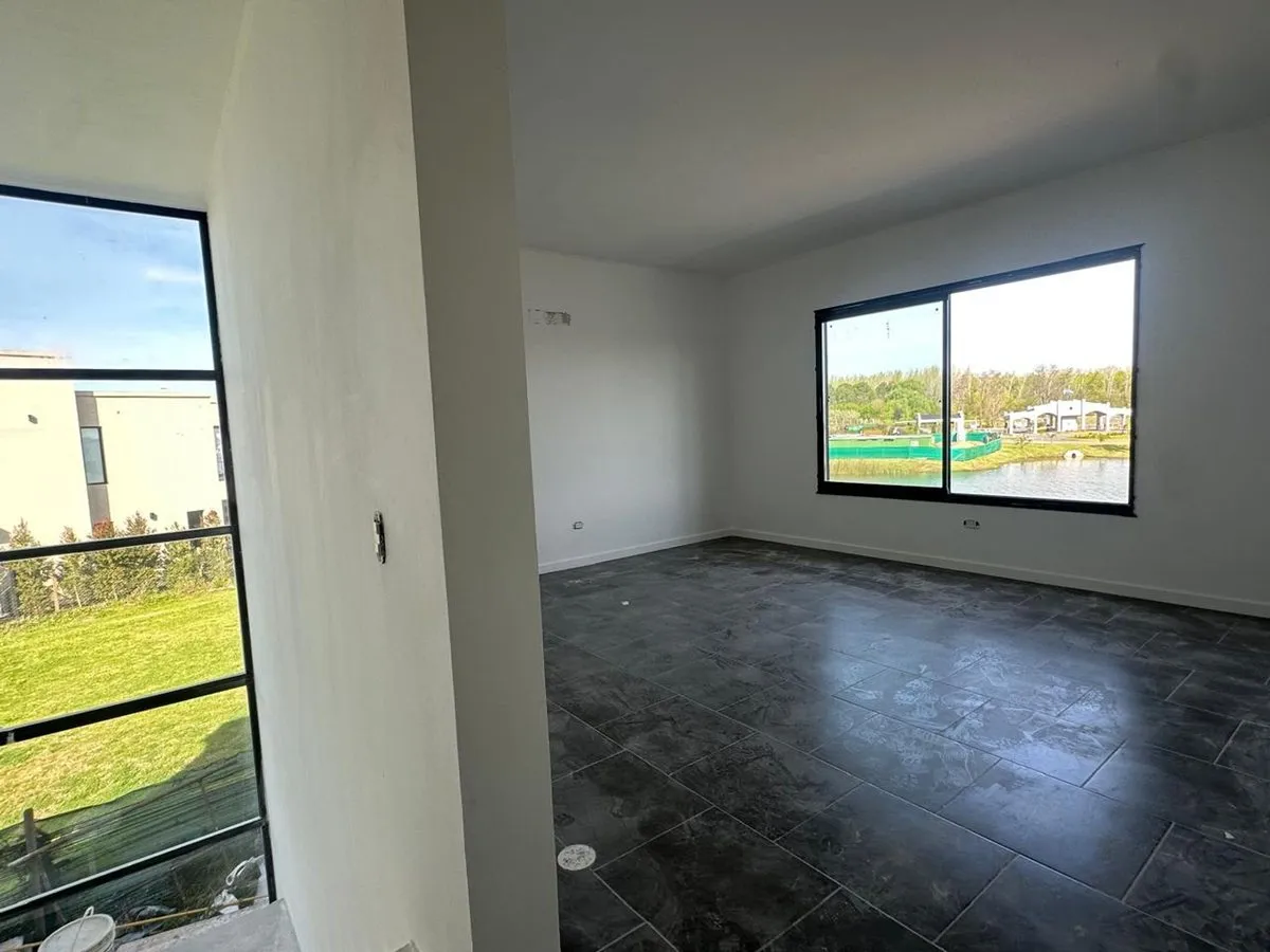 Casa com 4 quartos para alugar em Tigre