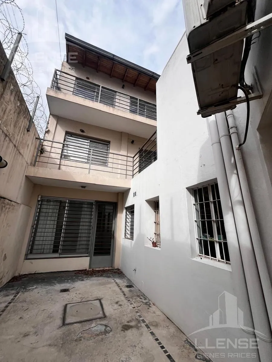Triplex 4 Ambientes Con Parrilla En Alquiler - Sin Expensa - Quilmes Centro