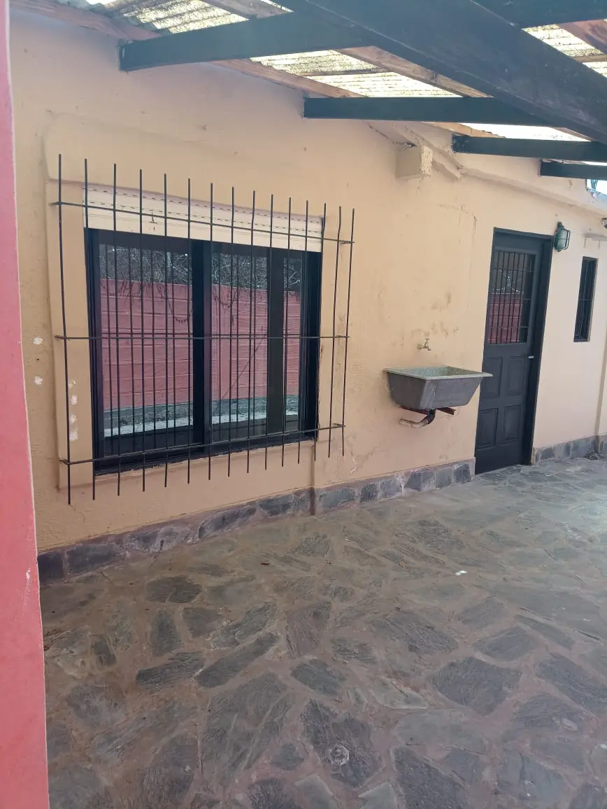 Dpto De 2 Amb - Patio - A M Estación De Tren Pilar - Entrada De Auto