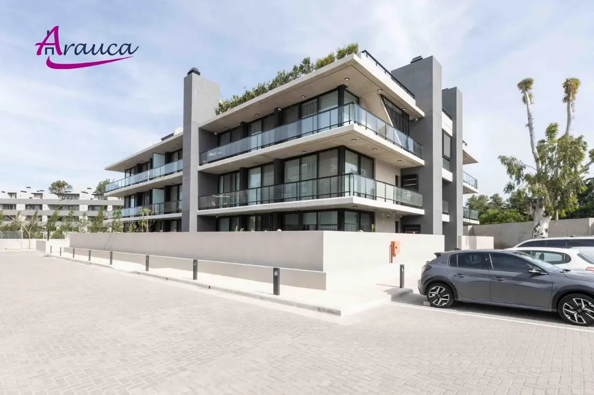 Apartamento de 2 ambientes com varanda em Esteban Echeverría