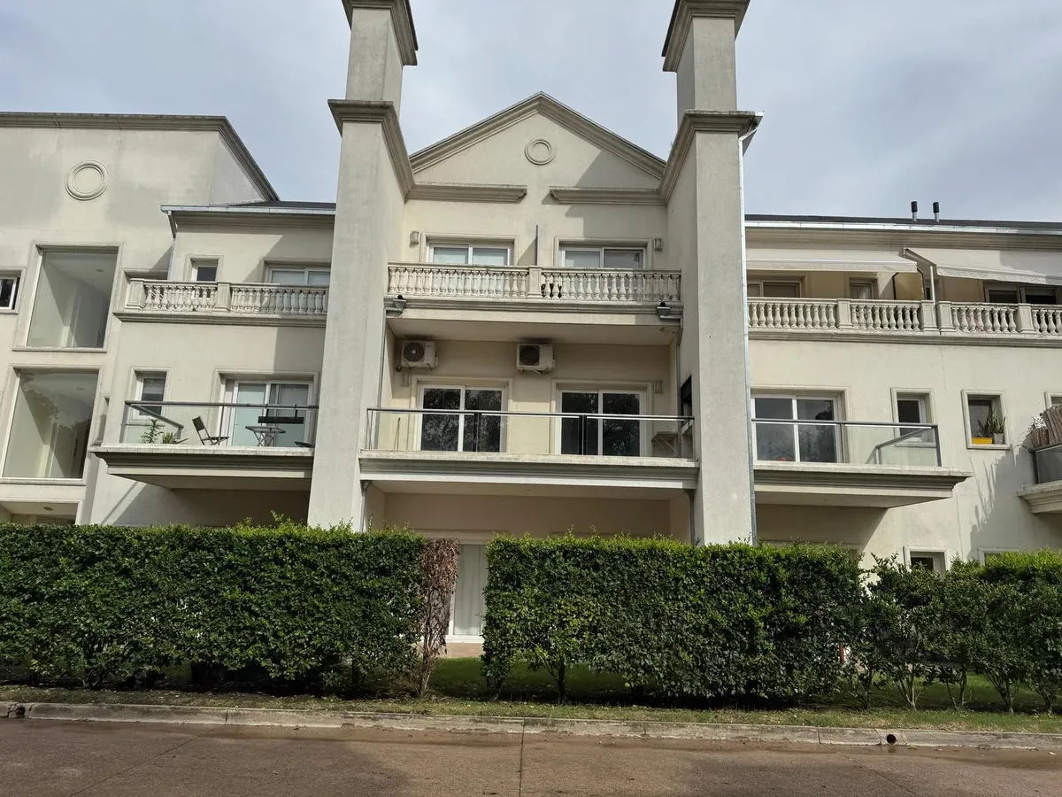 Departamento En Venta En Aston Village Pilar