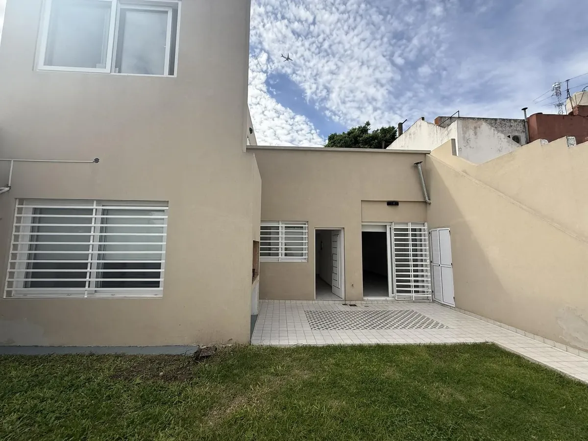 Reservada - Alquiler Casa 4 Amb Jardin/parr/terraza En Martinez