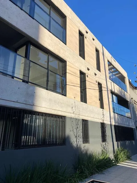 Departamento Con Cochera A Estrenar Sobre Av. Alsina