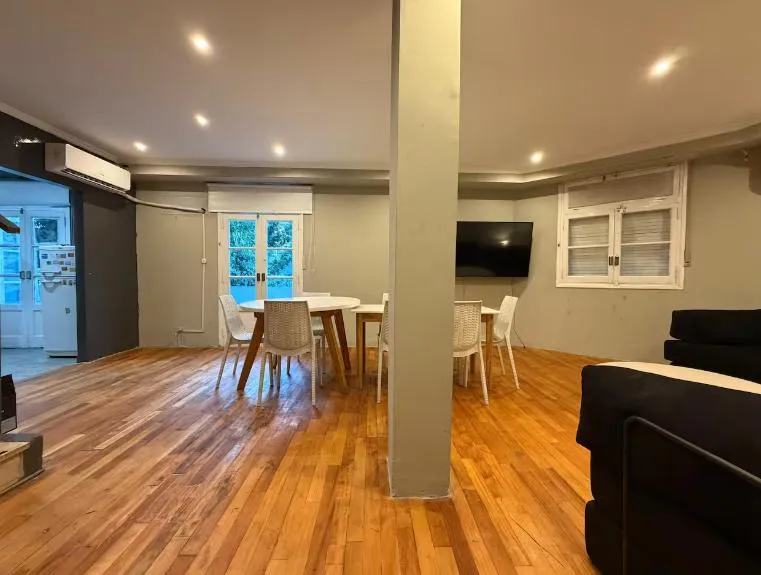 Departamento amoblado de 3 dormitorios con terraza en Almagro