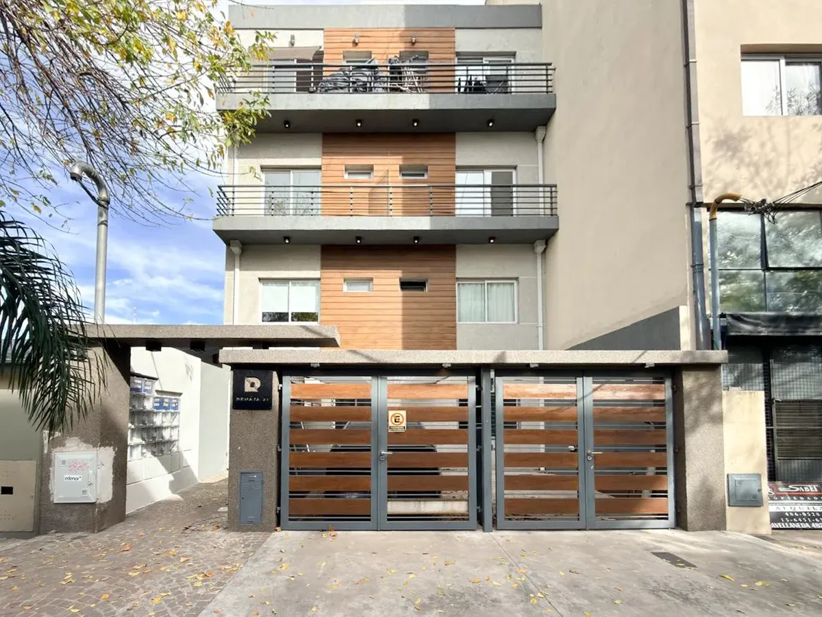 2-room unit with front balcony