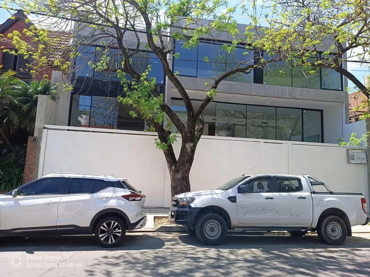 Estrene Casa En Alquiler Husares 1900 Belgrano Chico Jardin Pileta Vidriada 5 Ambientes 4 Suites