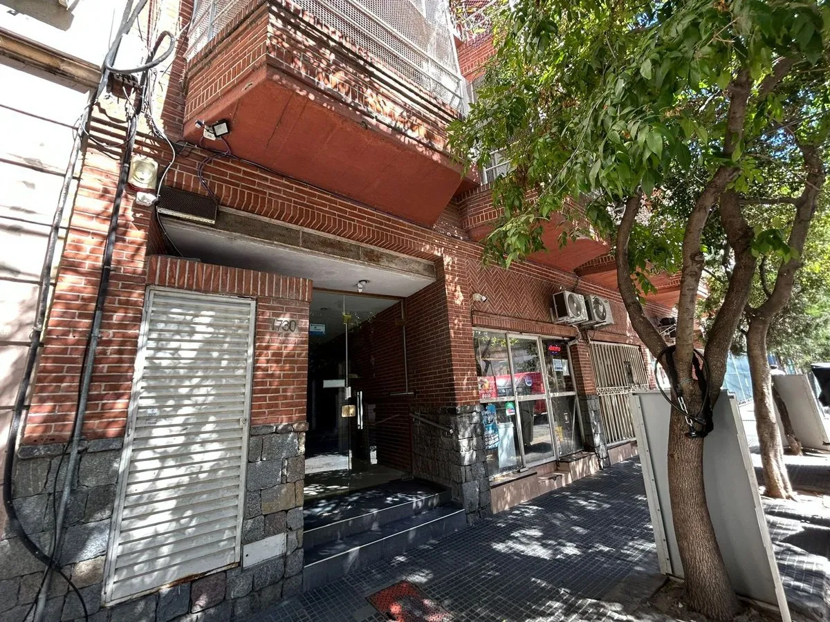 Alquiler Monoambiente Divido En Constitucion
