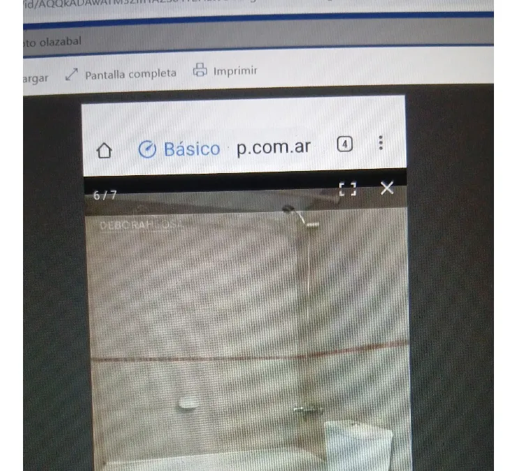 Kitnet meio andar com varanda em Belgrano
