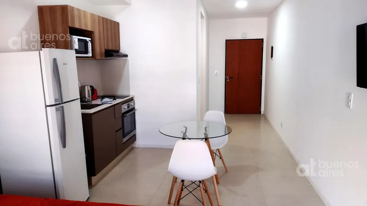 Departamento De Un Ambiente Con Balcón En El Barrio De San Cristóbal