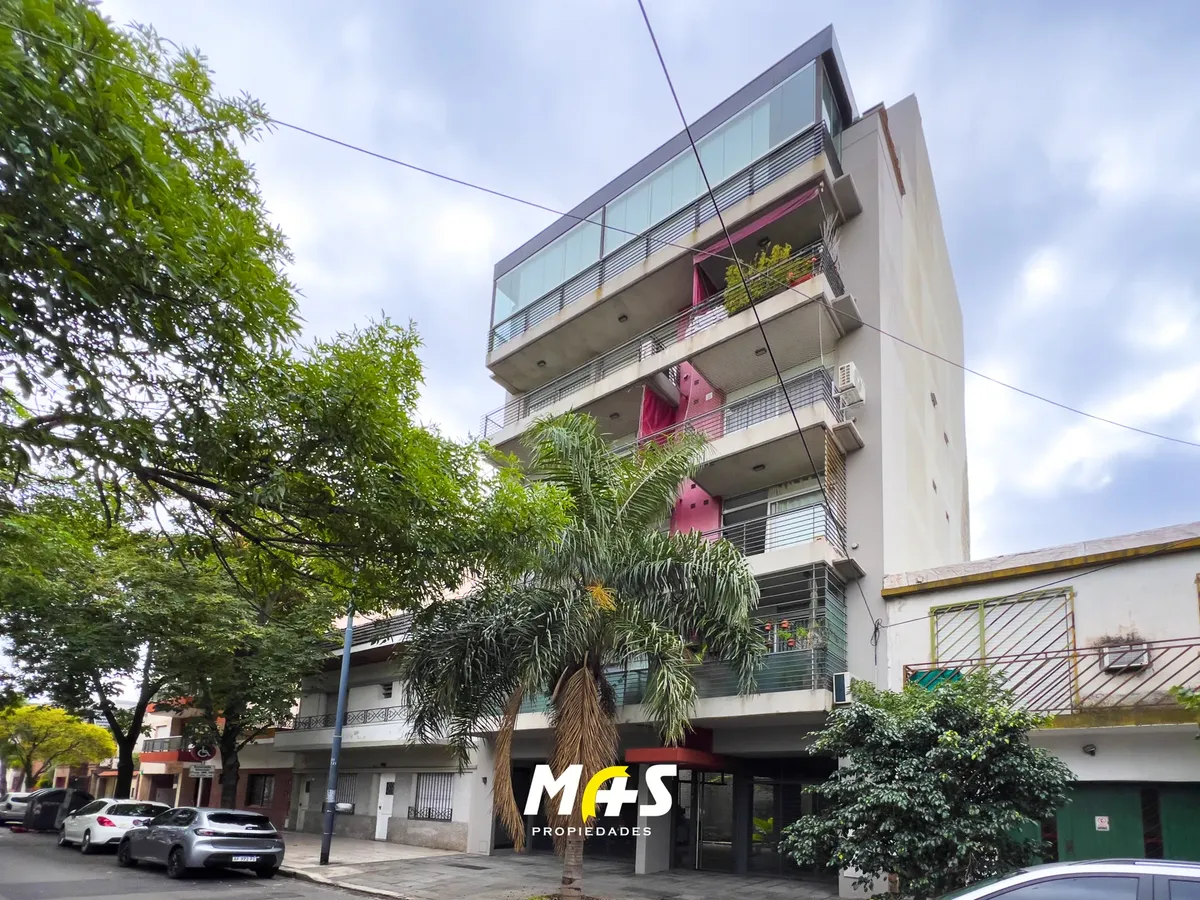 Devoto Alquiler 24 Meses Semipiso 3 Amb Con Balcón Al Frente. Muy Luminoso Bajas Expensas